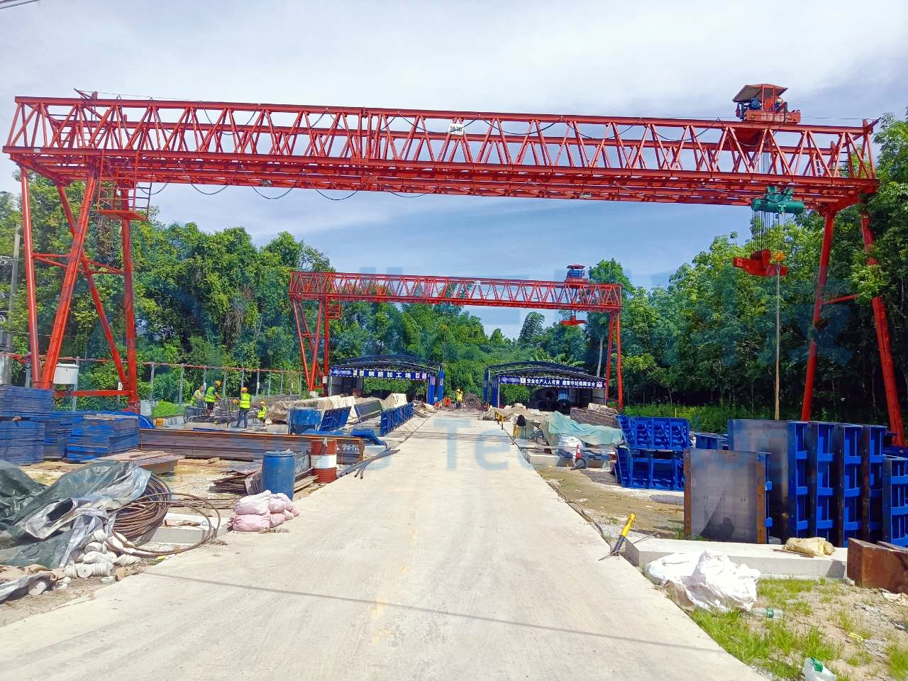 上海、海南兩地龍門吊安