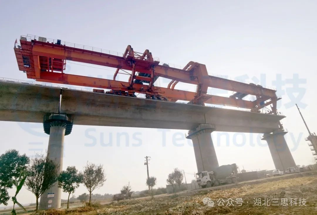 陜西1000噸單導(dǎo)梁架橋機(jī)安全監(jiān)控系統(tǒng)新增功能行業(yè)首創(chuàng)，設(shè)備安全大升